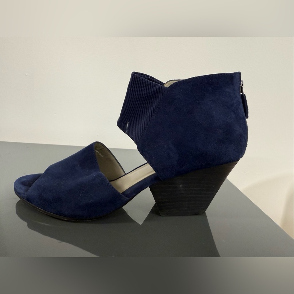 Eileen Fisher Back Zip Wedge Sandals Blue Suede Size 8.5
